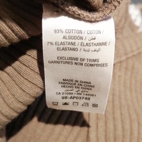 Dress - Picture 6 of 7